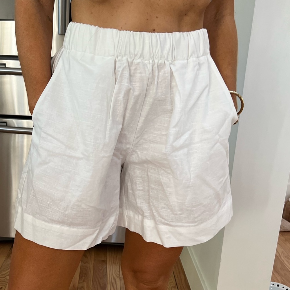 PETAL AND PUP LINEN SHORT - NWT